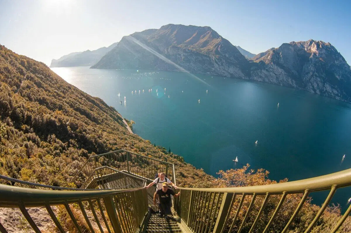 Escursioni facili intorno al Lago di Garda: i percorsi più belli e facili per famiglie e amanti delle escursioni tranquille