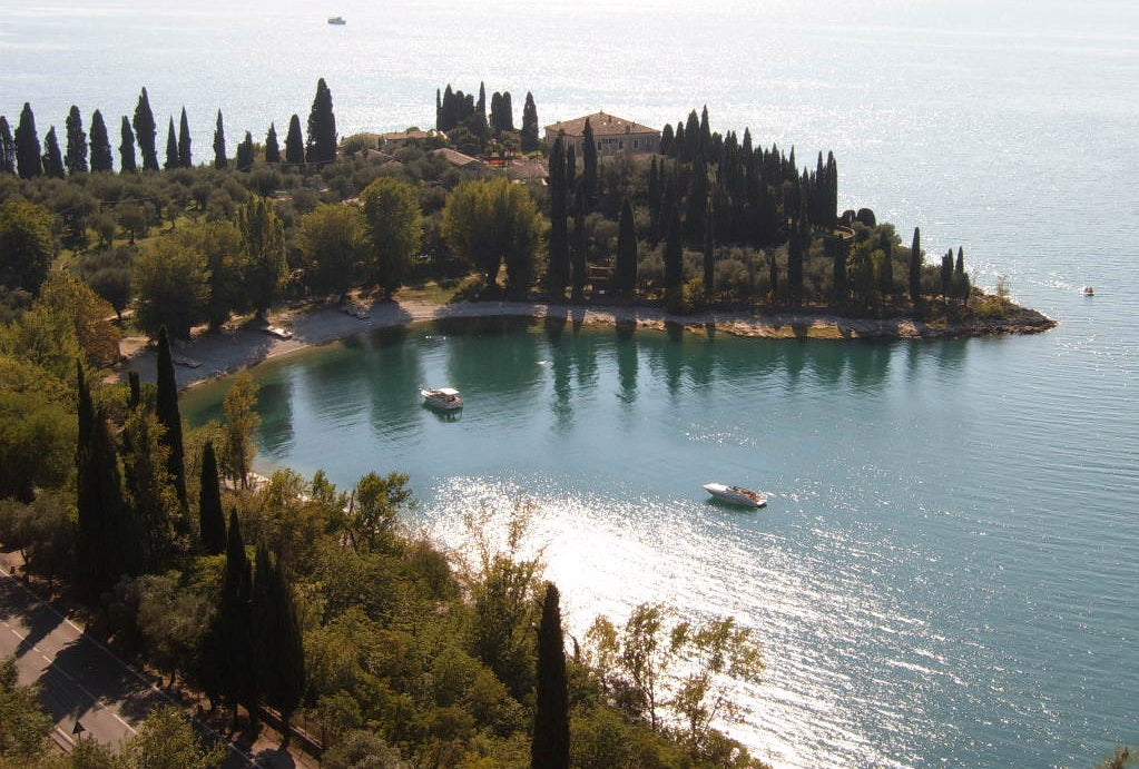 Yacht club sul Lago di Garda: i migliori club velici, regate ed esperienze
